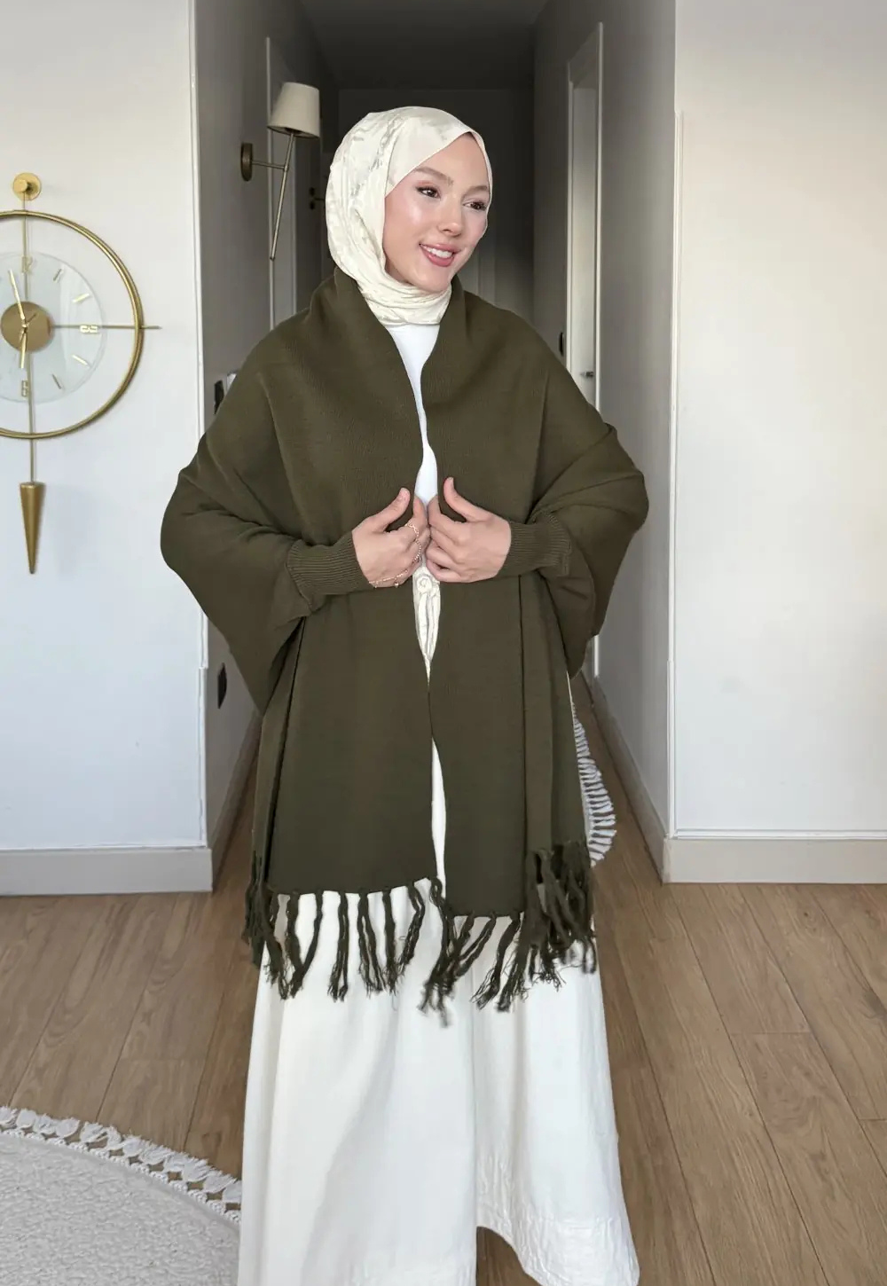 Poncho Femme Élégant en Maille Tricotée à Franges