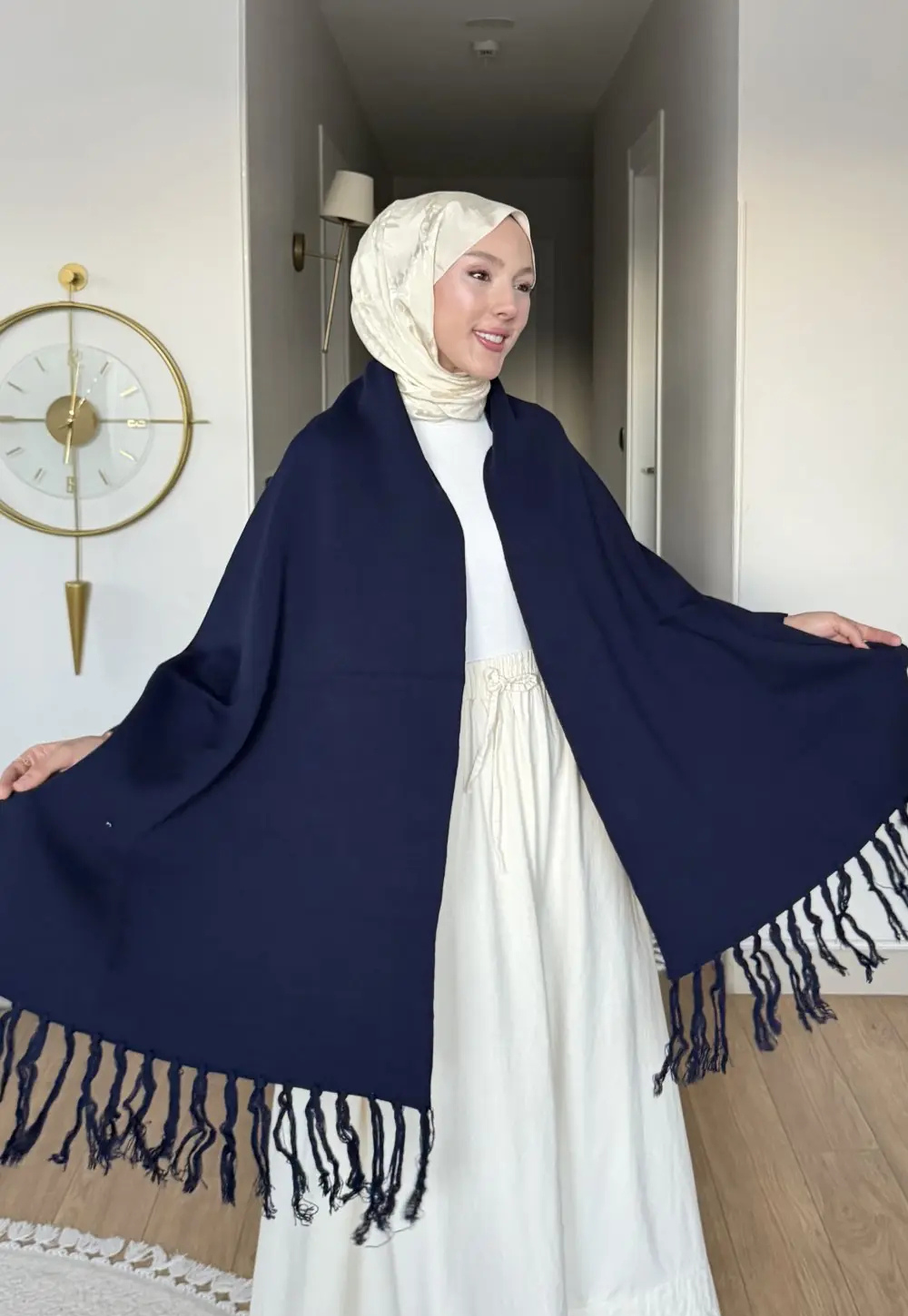 Poncho Femme Élégant en Maille Tricotée à Franges