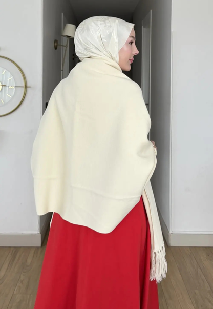 Poncho Femme Élégant en Maille Tricotée à Franges