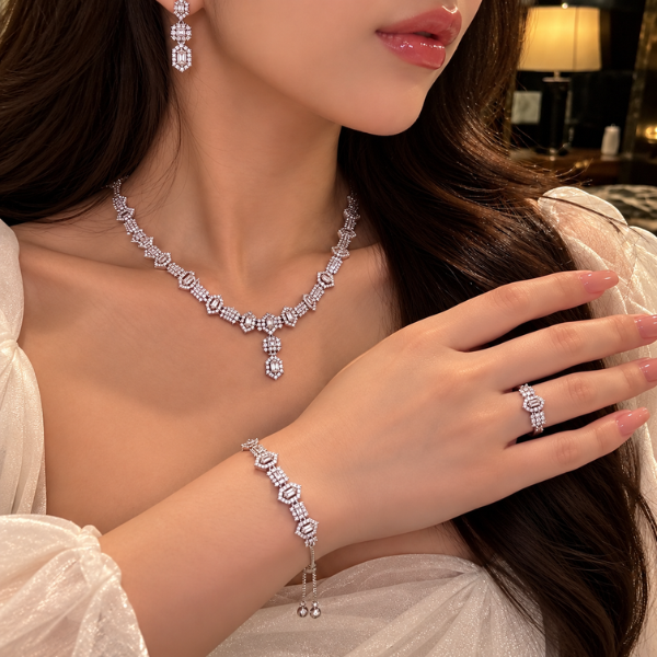 طقم البريق الملكي — إشراقة تناسب أجمل المناسبات
