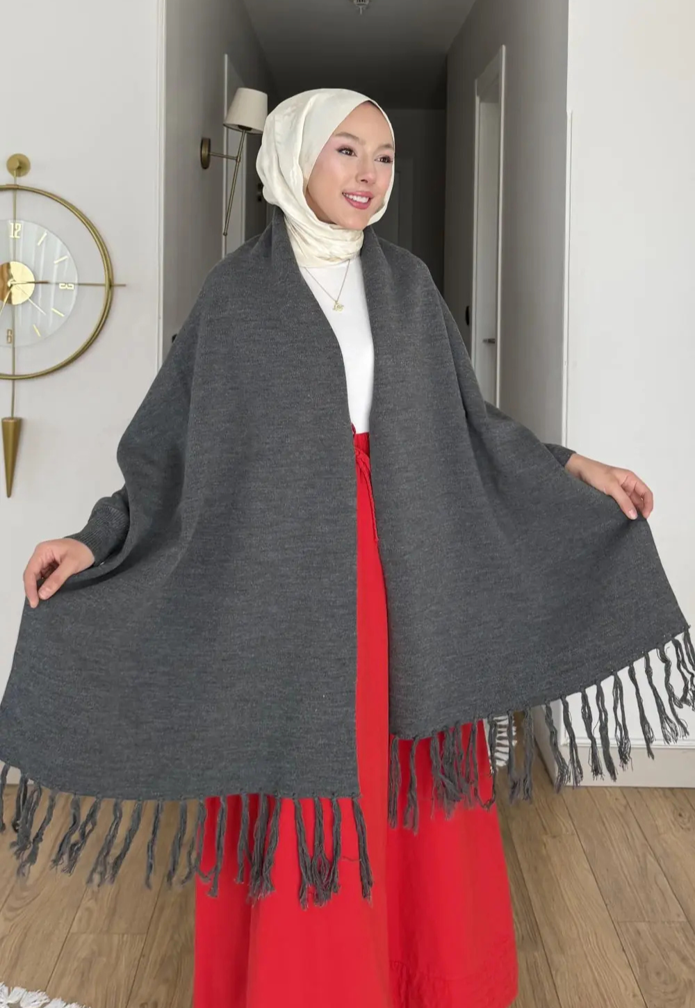 Poncho Femme Élégant en Maille Tricotée à Franges